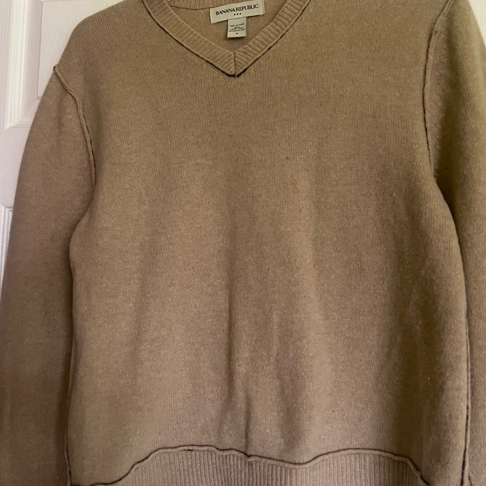 Banana Republic Men's V-Neck Sweater in Beige